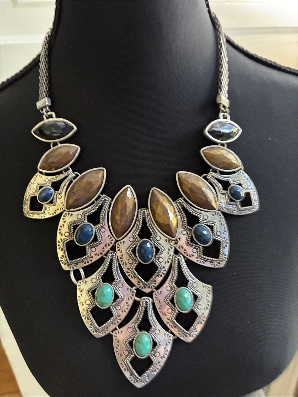 258 Charming Charlie Inspired Silver-Tone Statement Necklace